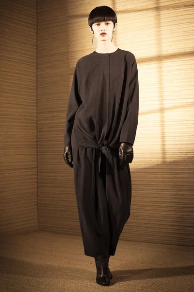 Look 16